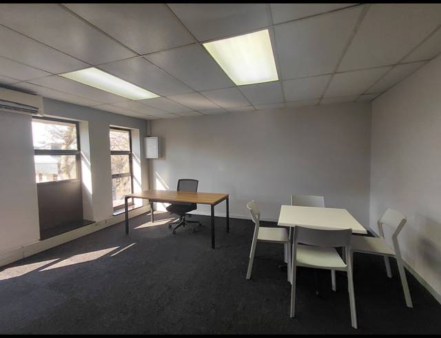 235M² OFFICE TO LET IN HURLINGHAM